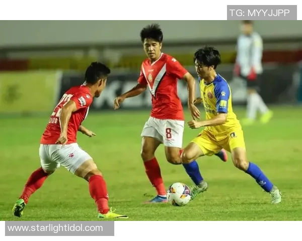 狞足球：探讨这项运动背后的激情与挑战，揭示其对年轻人的影响与未来发展潜力