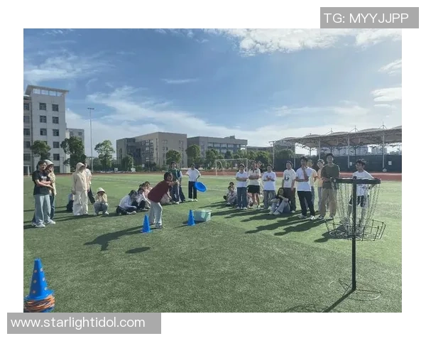 飞盘热潮引发讨论杭州飞盘队意识形态争议引人关注